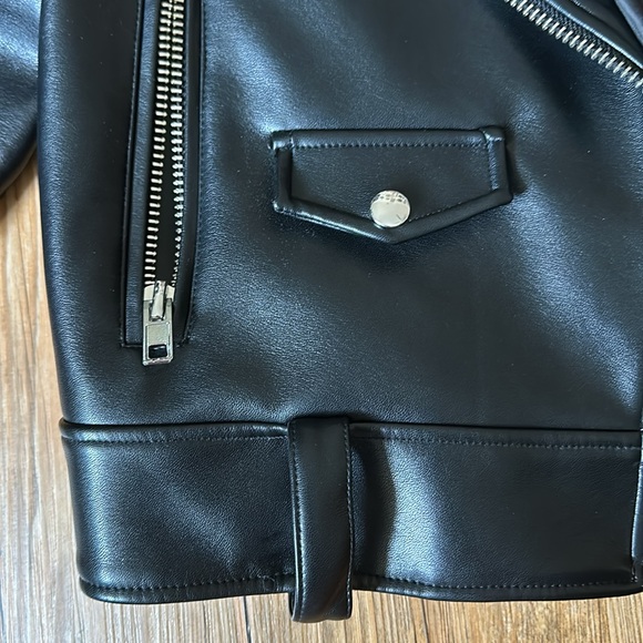 Cropped Leather Jacket - Picture 5 of 7